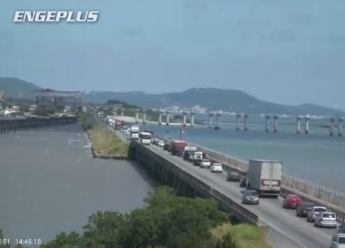 Fila chega aos 14 quilômetros na ponte de Laguna 