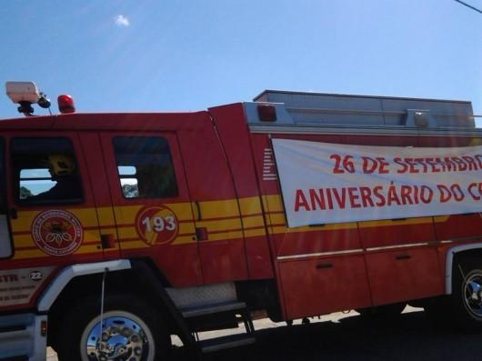 Corpo de Bombeiros celebra aniversário com passeio pela cidade