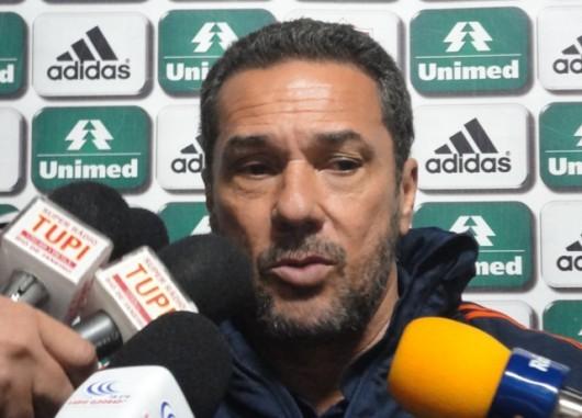 Após vitória sobre o Tigre, Luxemburgo pede pés no chão