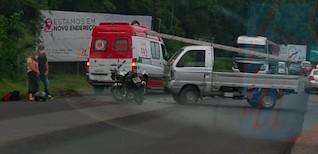 Motociclista é socorrido pelo Samu após acidente de trânsito na rodovia Luiz Rosso 