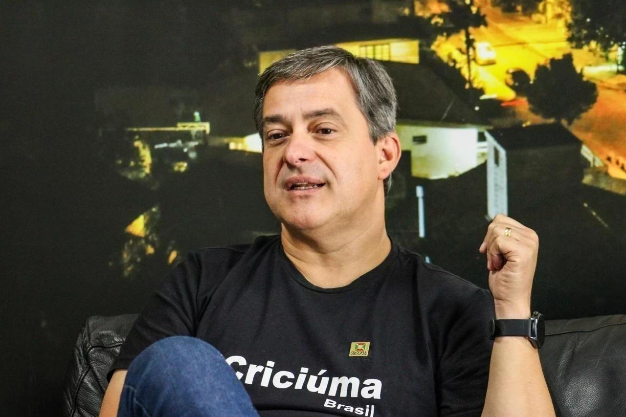 Vagner Espindola veta PL que previa multas para pichadores em Criciúma