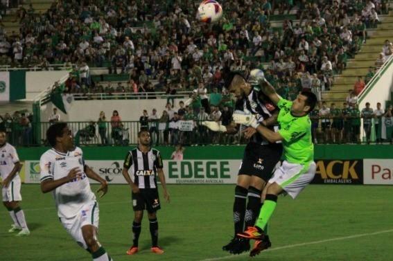 Mesmo com fratura em dedo, Marquinhos pretende encarar o Tigre