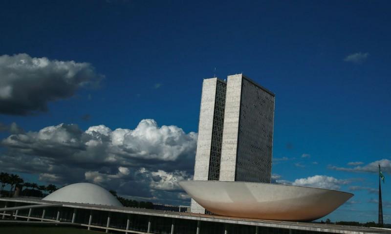 Publicada com vetos lei sobre ajuda financeira a Estados e Municípios