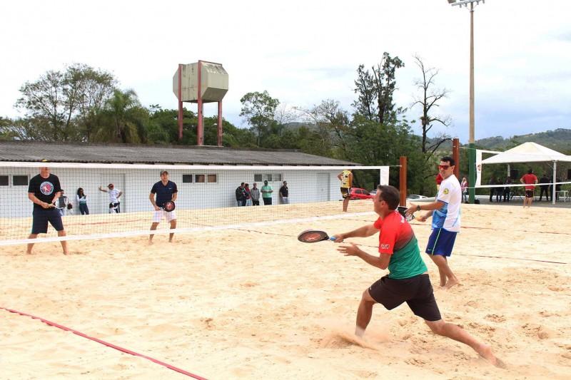 Mampituba inaugura quadras de beach tennis e futevôlei