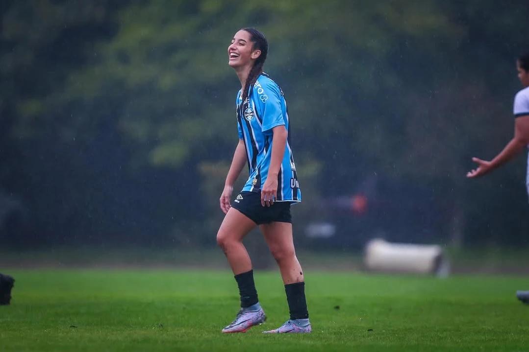 Meninas Carvoeiras perdem para o Grêmio em casa