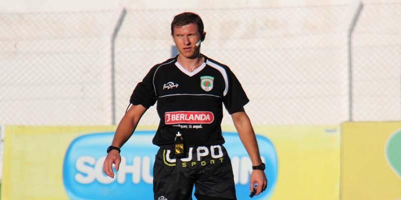 Por erros graves, árbitros são afastados pela FCF