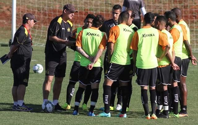 Wilsão encaminha Tigre com time misto para enfrentar o São Paulo