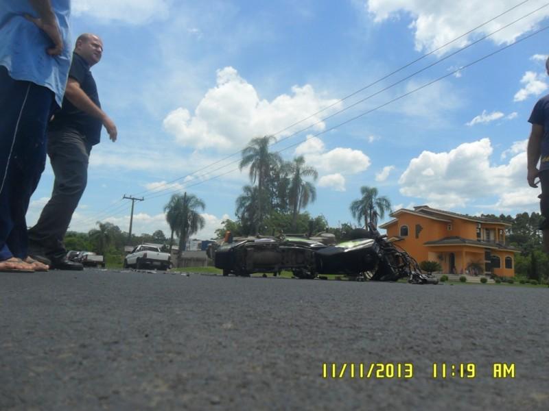 Acidente nesta manhã deixa motociclista ferido