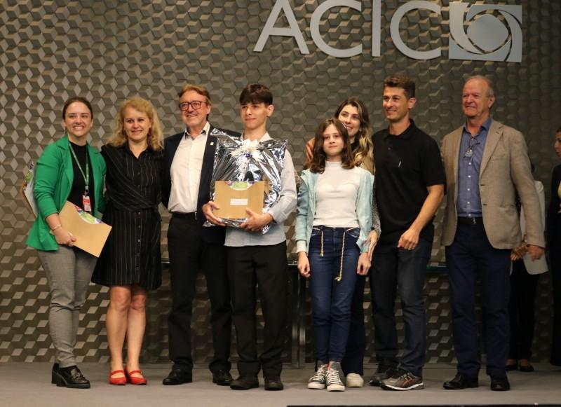 Cerimônia marca entrega do Prêmio Acic de Matemática 