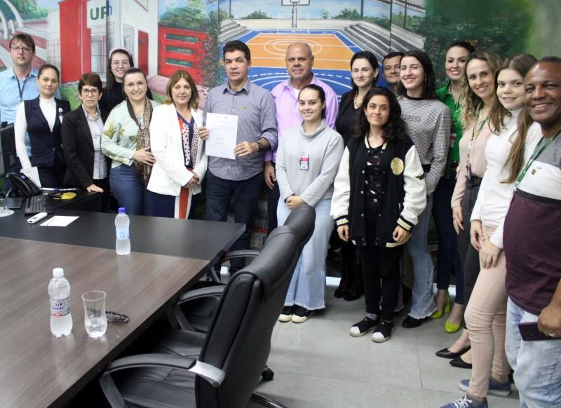 Saúde entrega autorizações para exames de tomografia em Criciúma