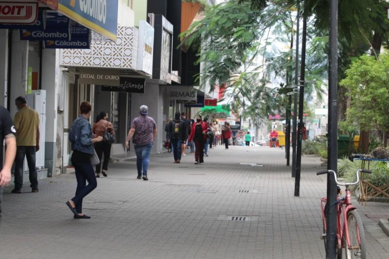 Comércio de Criciúma aberto até 17 horas neste sábado, véspera do Dia das Mães