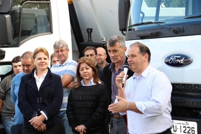 Governo Municipal faz maior entrega de veículos e equipamentos da história de Lauro Müller