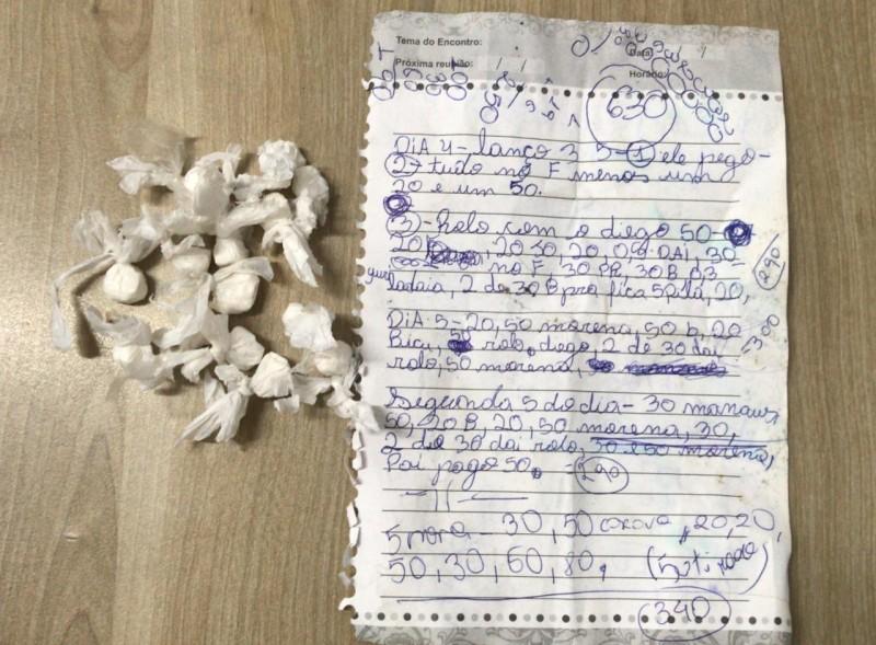 Adolescente é apreendido com 15 petecas de cocaína em Criciúma