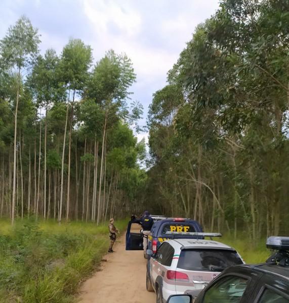 Acusado de atirar contra policiais é morto em Balneário Torneiro