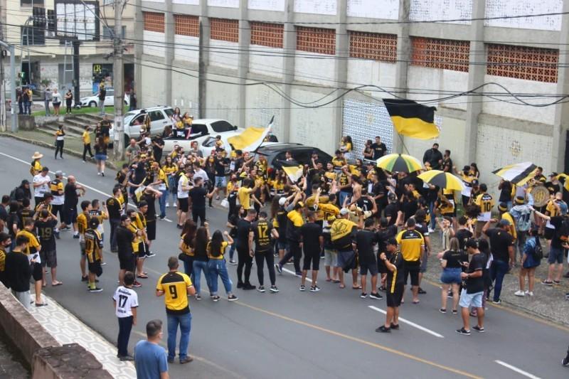 Criciúma convoca torcedores para colorir a cidade com as cores do clube 