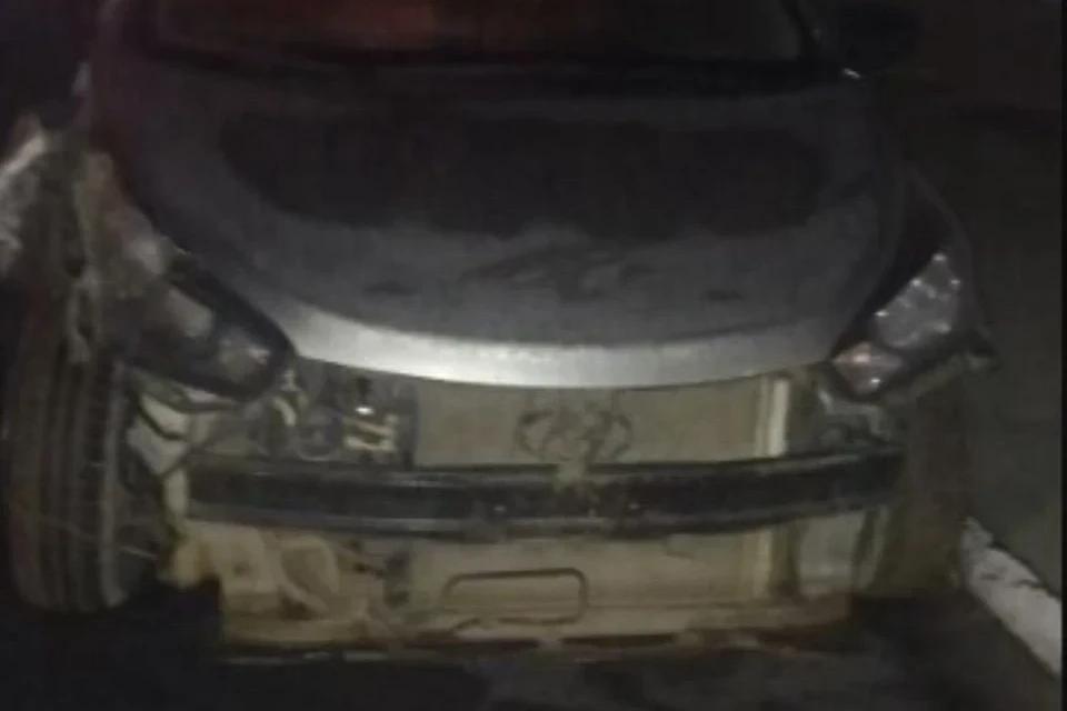 Criminosos roubam carro de idoso, se envolvem em acidente e abandonam veículo