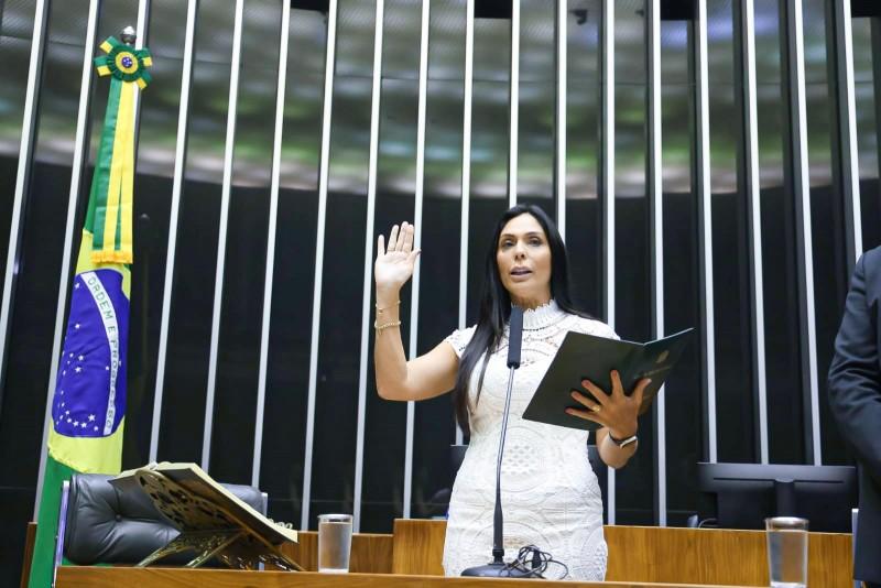 Deputada Federal Geovania de Sá assume terceiro mandato