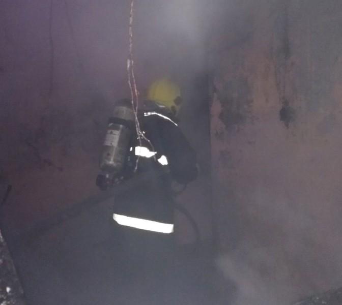 Incêndio atinge residência de alvenaria
