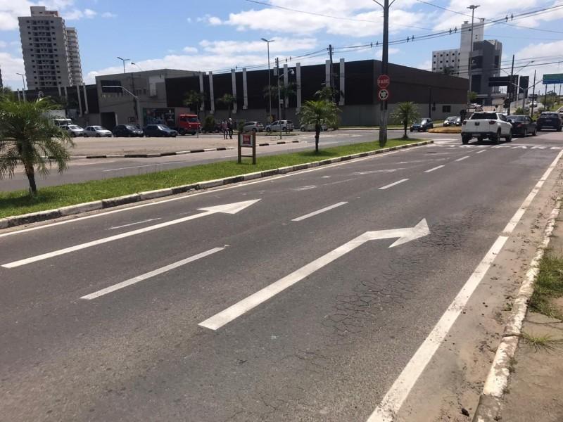 Sinalização de trânsito é alterada na avenida Gabriel Zanette em Criciúma 