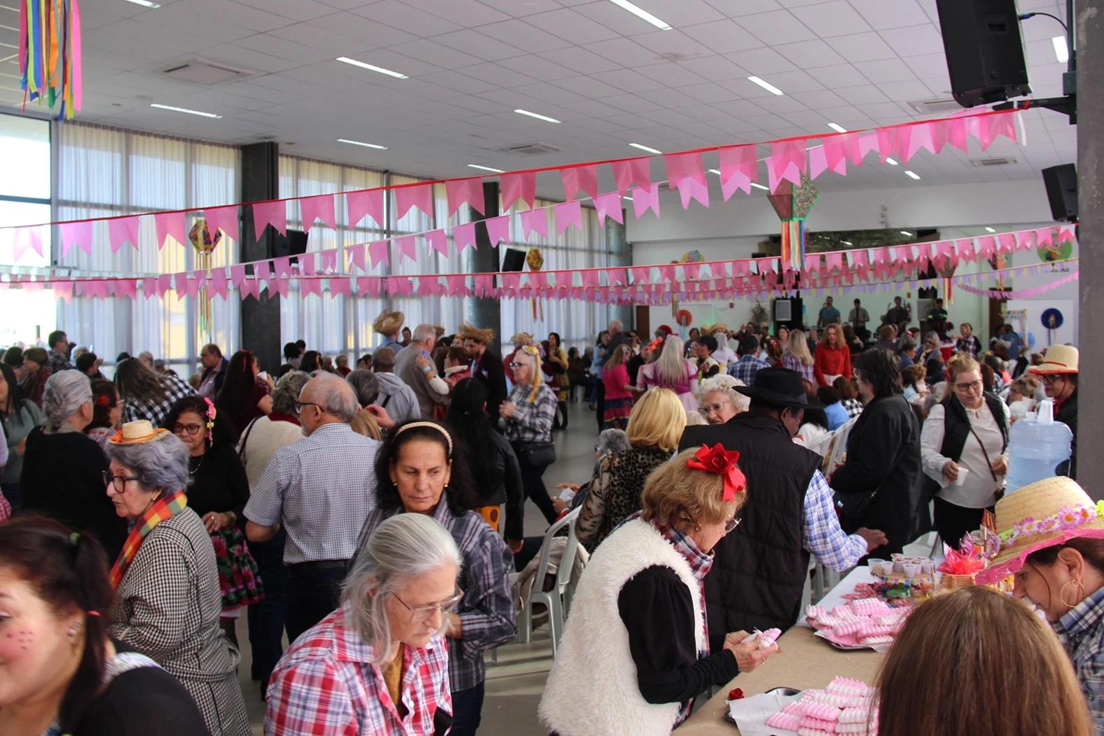 Centro da Terceira Idade da Afasc dá início à festa julina