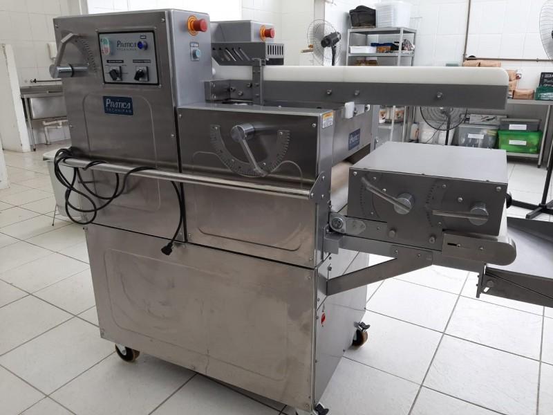 Novos equipamentos beneficiam a produção de pães na Central da Merenda