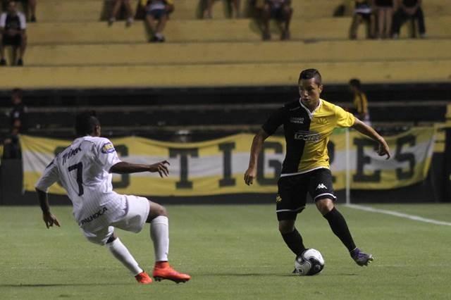 Diante do vice-lanterna, Tigre tropeça em casa