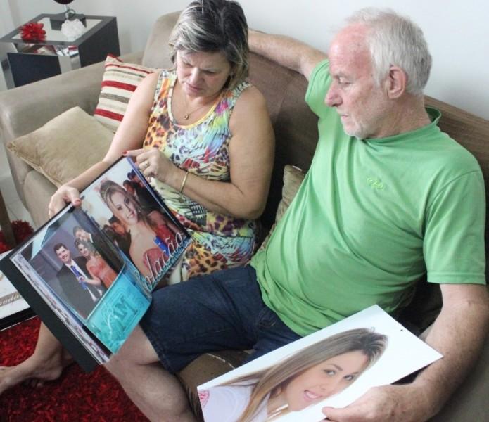 Emocionados, pais desabafam sobre prisão de jovem e relembram morte de Vivian