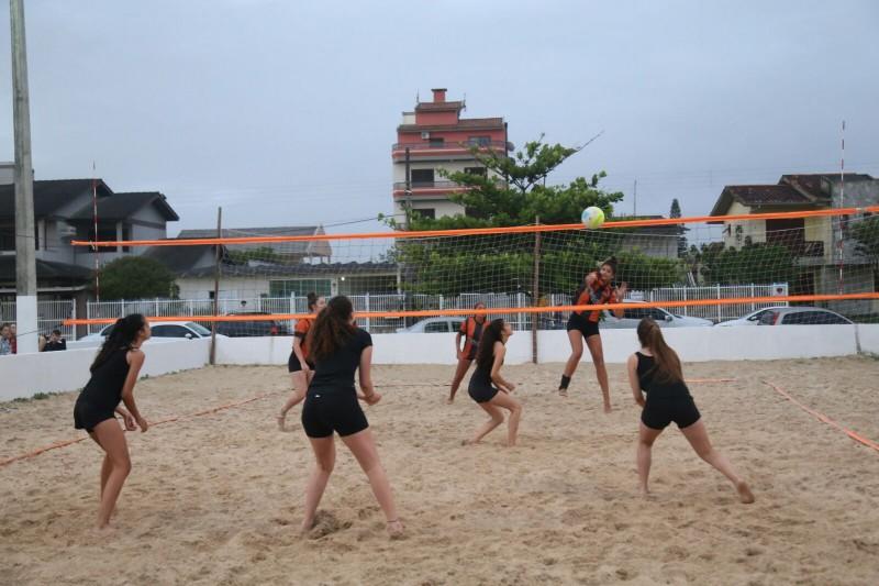 Iniciam os Campeonatos de Vôlei em Arroio do Silva
