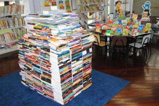 Fundação Cultural promove troca-troca de livros na praça