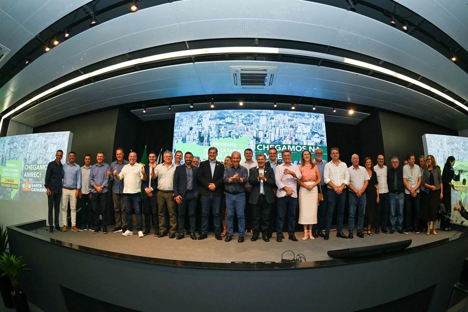 Jorginho Mello alinha ações com prefeitos da Amrec e anuncia investimentos para o Sul