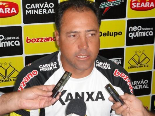 Goiano deve manter o time para enfrentar o Joinville