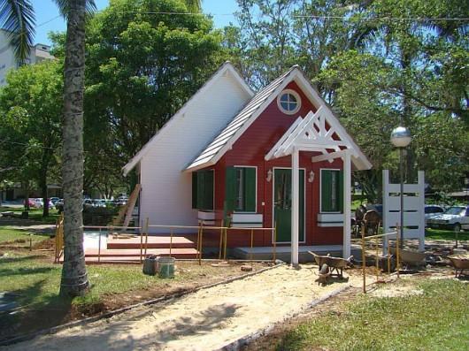 Forquilhinha inaugura casa do Papai Noel 