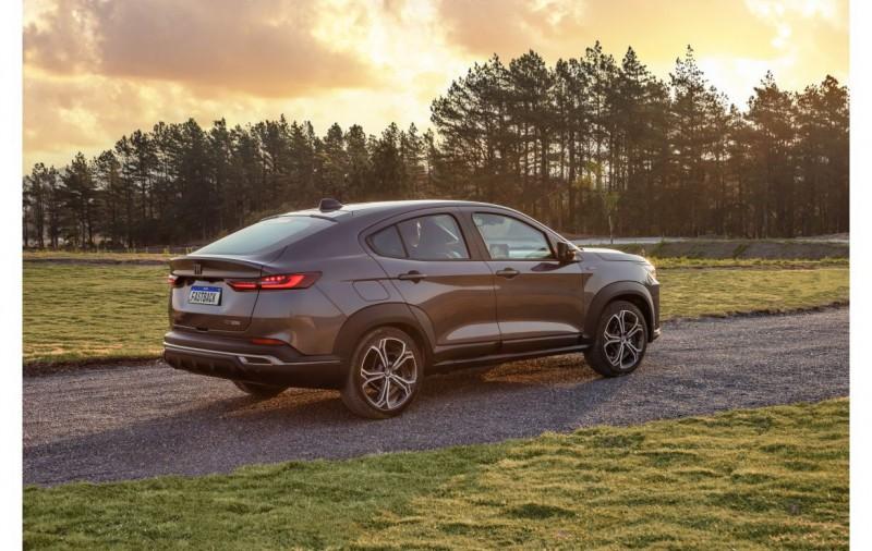Fiat vende mais de cinco mil unidades do Fastback em apenas dez dias