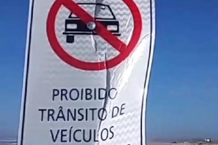 Sinalizações à beira mar são vandalizadas em Balneário Arroio do Silva