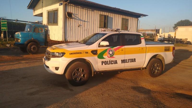 Caminhoneiro é autuado por transportar irregularmente casa na SC-446
