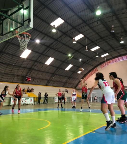 Basquete feminino da FME de Criciúma/Mampituba disputará o triangular final da Copa Santa Catarina