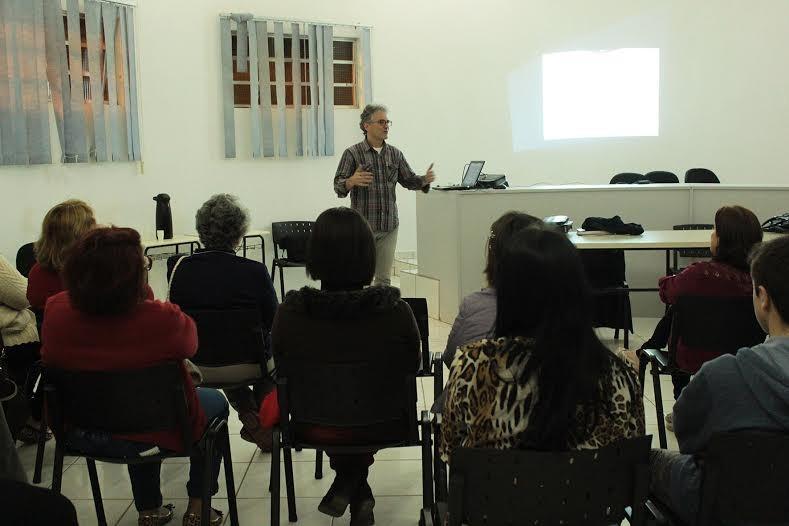 Prefeitura e Sebrae oferecem oficina de artesanato no Rincão