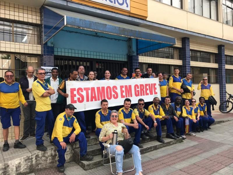 Funcionários dos Correios de Criciúma entram em greve por tempo indeterminado 
