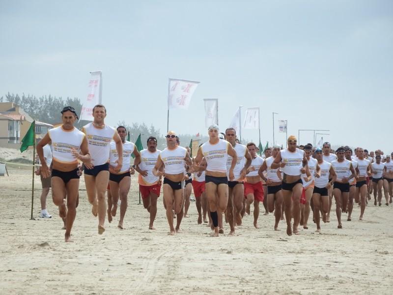 Campeonato de salvamento reúne centenas de atletas em Arroio do Silva