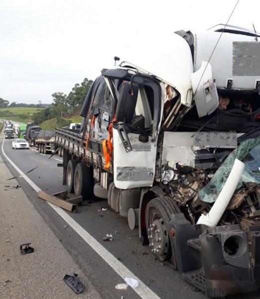 Caminhoneiro de Tubarão morre em acidente em MG