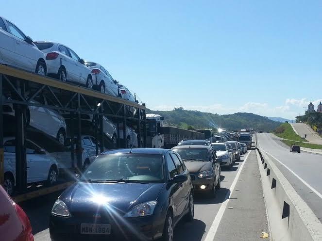 Sábado de filas para quem enfrenta a BR-101