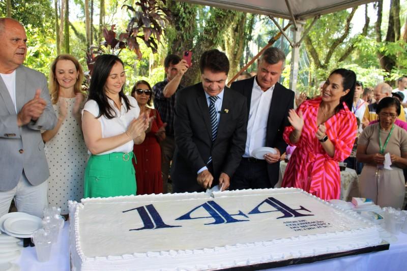 Com missa e tradicional corte do bolo, Criciúma celebra 144 anos de colonização