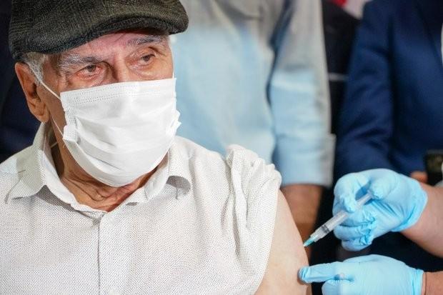 Covid-19 SC: mais de 90% de idosos de 70 a 90 anos receberam as duas doses da vacina