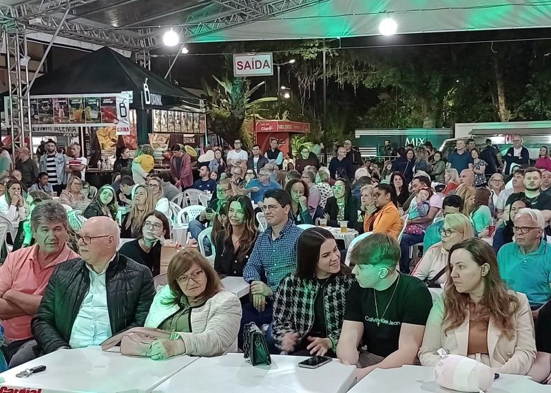 Quermesse de Criciúma recebeu mais de 25 mil visitantes na Praça Nereu Ramos