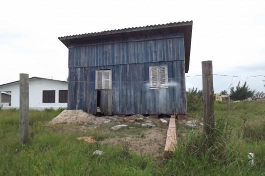 Em Arroio do Silva, invasão de lote particular é flagrada por fiscais da prefeitura