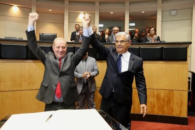 Eduardo Pinho Moreira assume o Governo do Estado