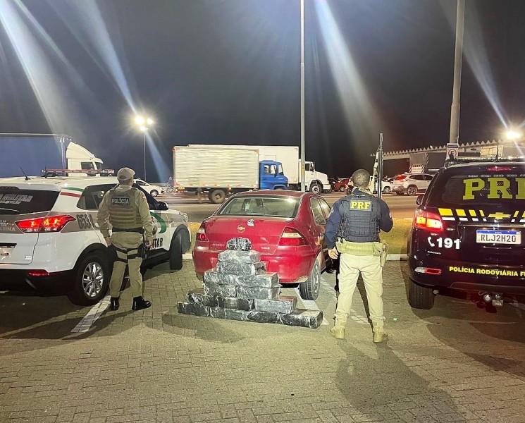 PRF e PM encontram 151 quilos de maconha em carro de Braço do Norte na BR-101 