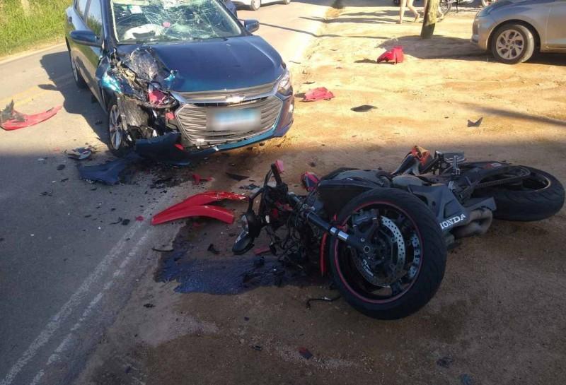 Motociclista morre após acidente com carro em Pescaria Brava