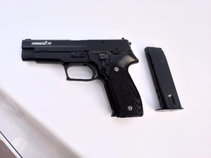 Três homens são detidos com simulacro de arma de fogo em Criciúma 