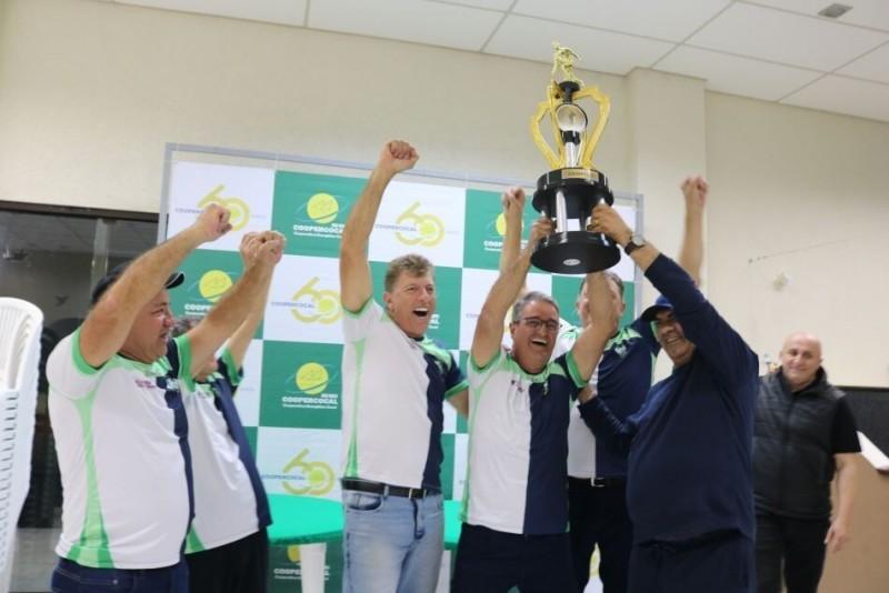 Copa 60 anos Coopercocal de Bocha: equipe 50tões conquista o título